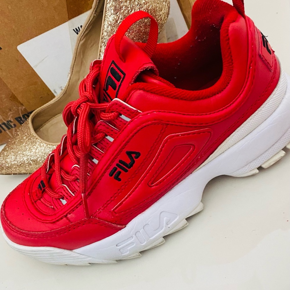 Red Fila - Picture 6 of 9